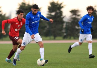 Şakir oynadı, Asim qələbəni kənardan izlədi