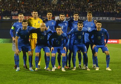 De Byazi 15 futbolçu ilə başlayacaq