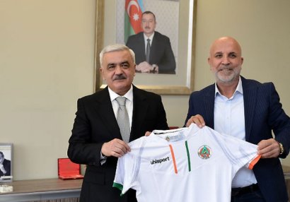 Rövnəq Abdullayev Çavuşoğlu ilə görüşdü