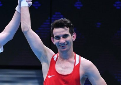 Daha bir azərbaycanlı boksçu İrəvanda qızıl medal qazandı
