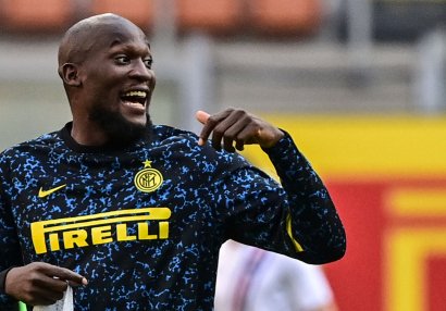 Lukaku yalnız \