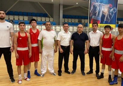 Tacikistan boksçuları Azərbaycan yığması ilə döyüşlər keçirdi