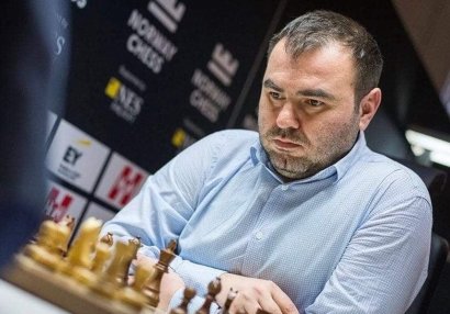 Məmmədyarov sabiq dünya çempionunu 22 gedişə təslim etdi