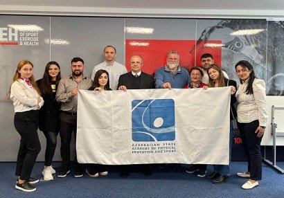 Millimizin həkimi İngiltərədə seminara qatıldı