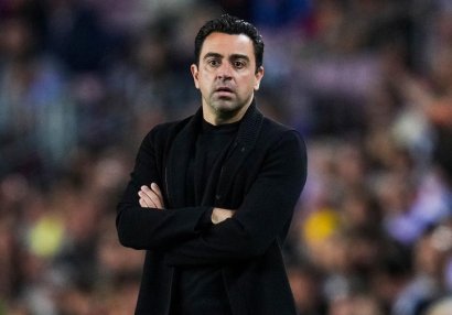 Xavi rəhbərliklə görüşdü - Əsas transfer hədəfi bilindi