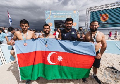 İspaniyada bir dəst medal