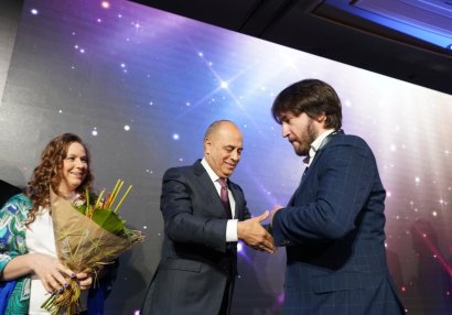 Teymur Rəcəbova bürünc medalı Mahir Məmmədov təqdim etdi