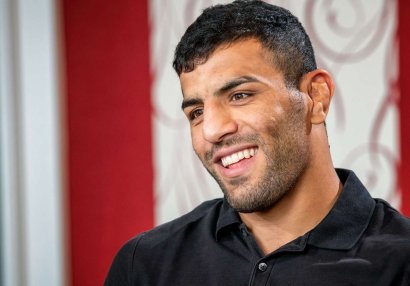 Dünya çempionu millimizdə debütünü qələbə ilə qeyd etdi