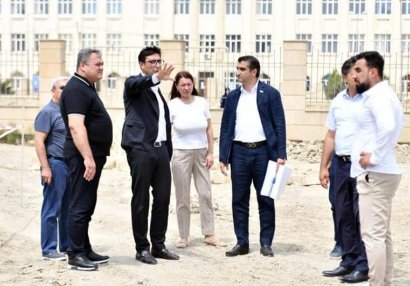Nazir Hacıqabulda idman meydançasının vəziyyəti ilə tanış oldu