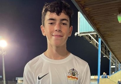13 yaşlı yeniyetmə Böyük Britaniya futbolunun tarixinə düşdü