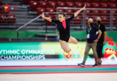 DÇ: Azərbaycan gimnastları gürzlər və lentlə çıxış edəcək