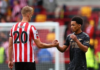 15 yaşlı futbolçu İngiltərədə yeni rekorda imza atdı