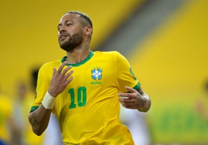 Neymar Peleni keçmək üçün kimdən kömək istədi?
