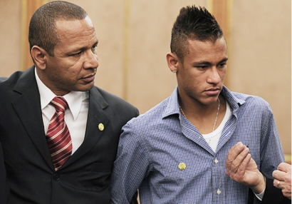 Neymar içki şüşəsi ilə yıxılaraq qabırğalarını sındırdı