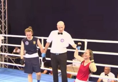 Azərbaycan boksçusu AÇ-də medalı təmin etdi