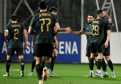 Avropada büdrəməyən 3 komandadan biri - \