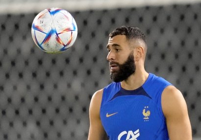 Fransa yığmasında Benzema şoku