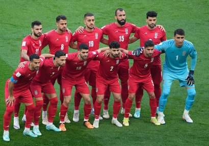 İranlı futbolçular himni oxumadı, dövlət televiziyası yayımı dayandırdı