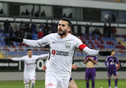 Emin Mahmudov ilk het-trikinə və rekorda imza atıb