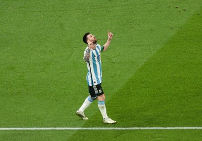 Messi DÇ-də ilkə imza atdı - Maradonanın daha bir rekordu qırıldı