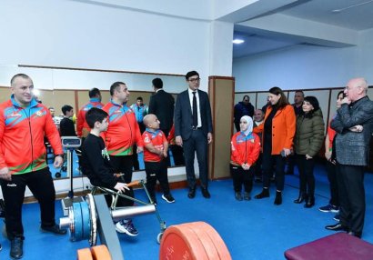 Fərid Qayıbov Sumqayıtda paralimpiyaçılarla görüşdü