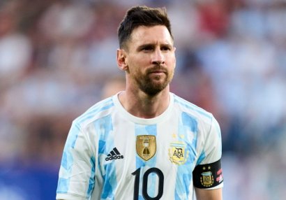 Lionel Messi Peleyə müraciət etdi