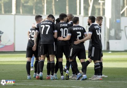 “Qarabağ” mövqeyini qorudu, “Neftçi” gerilədi