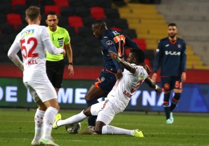 “Başakşəhər” xal itirdi, “Trabzonspor” darmadağına sevindi