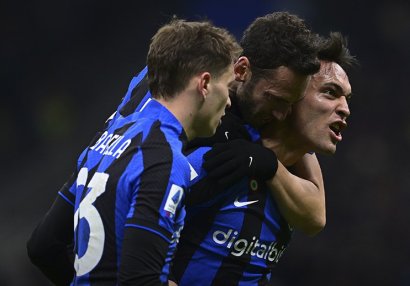 “Napoli” qalib gəldi, “Milan” derbidə də məğlub oldu