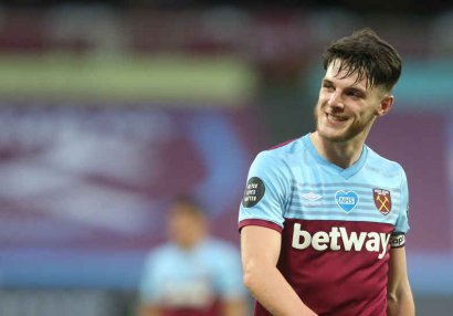Nəhənglər autsayderin futbolçusuna görə rəqabət aparır