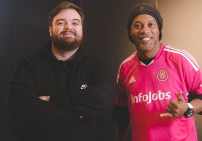 Ronaldinyo futbola qayıtdı