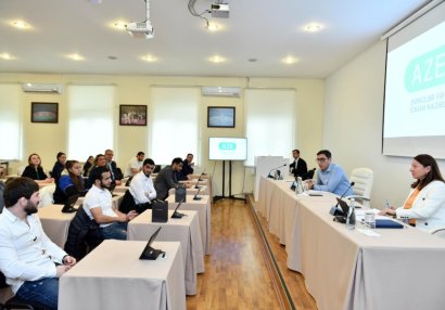 Fərid Qayıbov fevralda uğur qazanan idmançılarla görüşdü