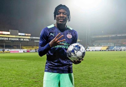 PSV-də yeni müqavilə