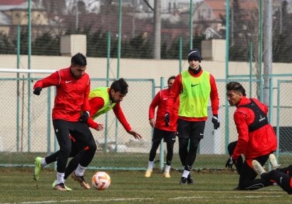 “Neftçi” “Turan Tovuz”la oyuna iki əskiklə hazırlaşır