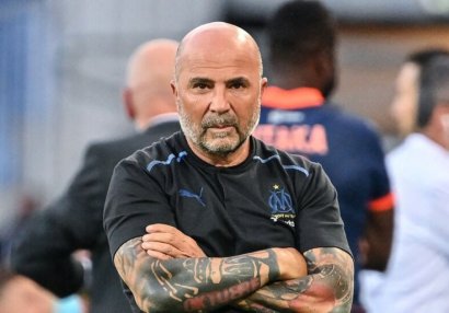 La Liqa klubu Sampaolini göndərir