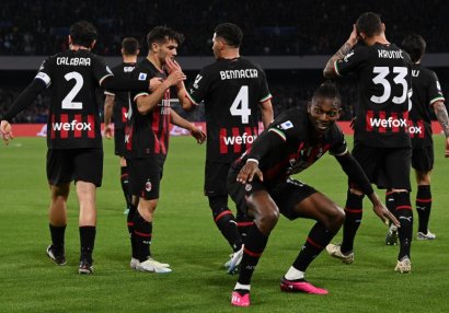 “Milan” “Napoli”ni səfərdə darmadağın etdi