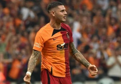 İkardi İtaliyaya qayıdır - Dörd müştərisi var
