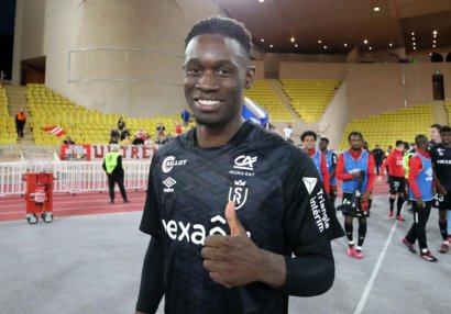 Folarinin elçilərinin sayı artır