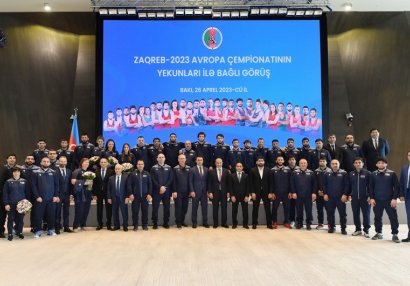 Prezidentin təbrikləri güləşçilərə çatdırıldı