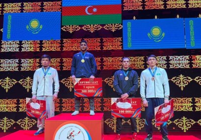 Azərbaycan güləşçilərindən Astanada üç medal