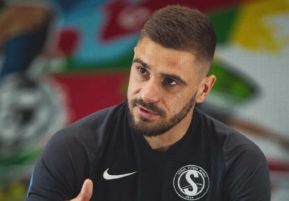 “Səbail” daha bir futbolçu ilə vidalaşdı
