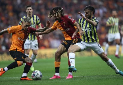 “Qalatasaray” “Fənərbaxça”nı darmadağınla yola saldı