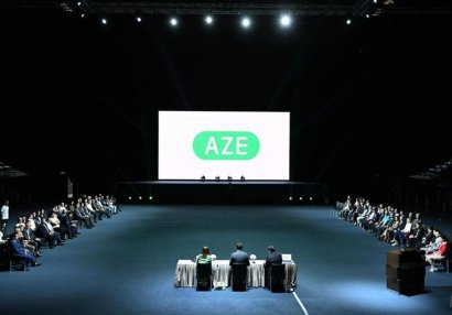 Fərid Qayıbov federasiya nümayəndələri ilə müzakirələr apardı