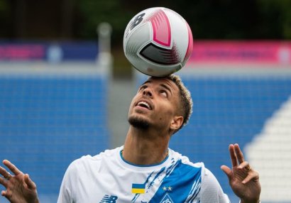 Niderlandlı futbolçu Ukraynadan ayrılacaq - Agenti rəhbərliyə zəng vurdu