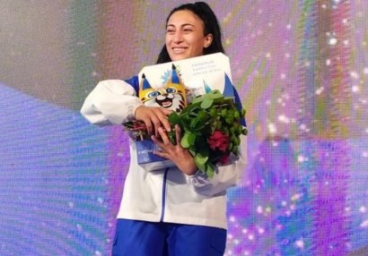 Azərbaycanın iki qadın güləşçisi Minskdə bürünc medal qazandı