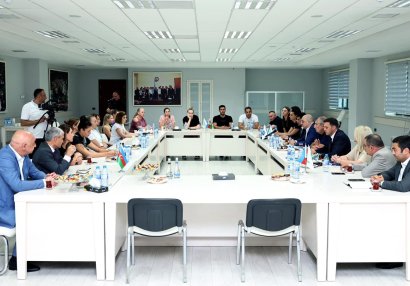 Federasiya rəhbərliyi milli üzvləri ilə görüşdü