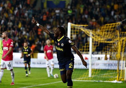 “Beşiktaş”la “Fənərbaxça”dan növbəti qələbə