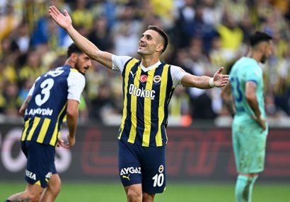 “Fənərbaxça”dan darmadağın, “Beşiktaş”dan inamlı qələbə