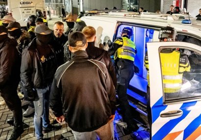 Niderlandda xaos: Polislər döyüldü, iki futbolçu həbs olundu - VİDEO