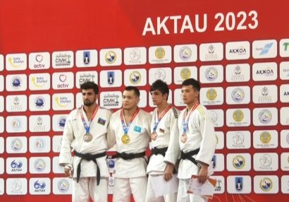 Şövlətov Açıq Asiya turnirində gümüş medal qazandı